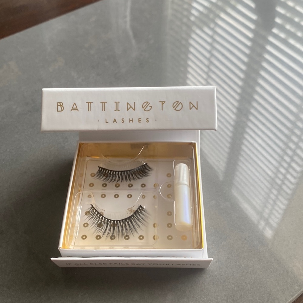 BATTINGTON BEAUTY 3D lashes w/ glue
